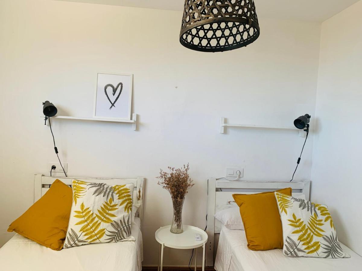 Charming & Cosy Beach Apartment Торремолинос Экстерьер фото